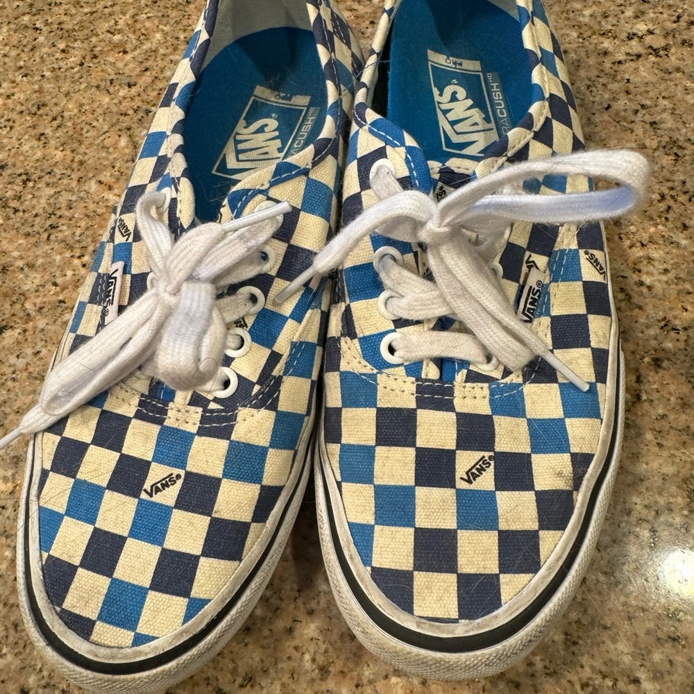 Size 7.5 Vans Ultra  Cush men’s 7.5